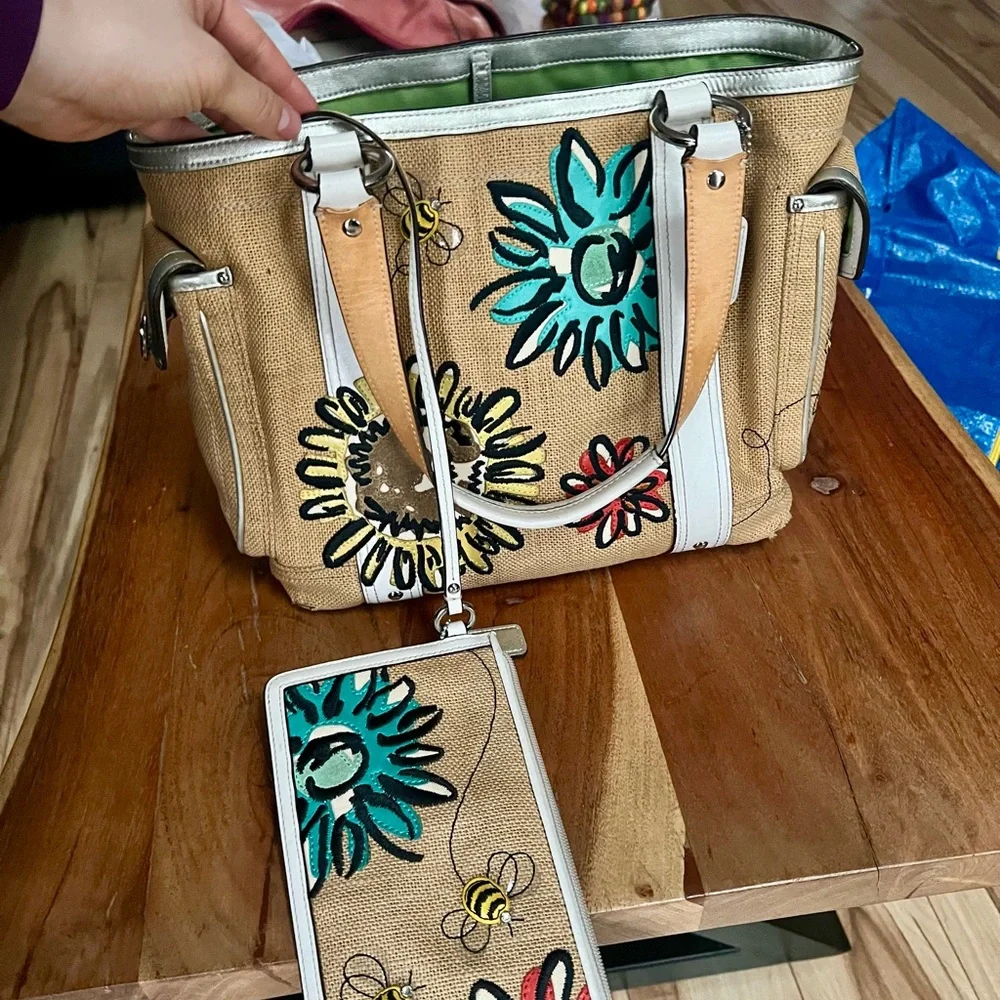 COACH Limited Straw Motif Bee Flower Satchel Tote 9447 - Picture 2 of 5